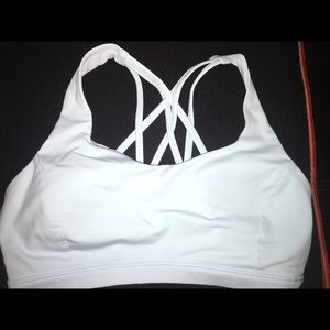 Lululemon Free to Be Serene Bra
